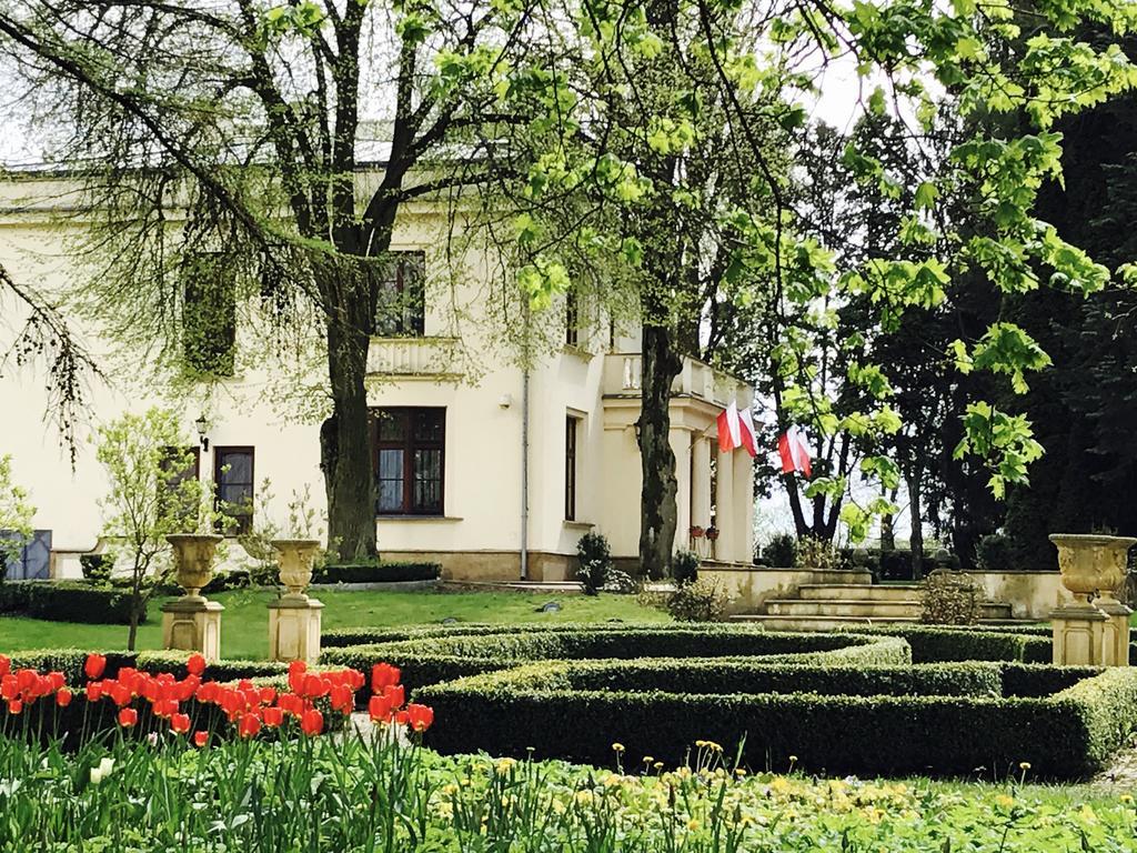 Willa Różana Naleczow Exterior foto