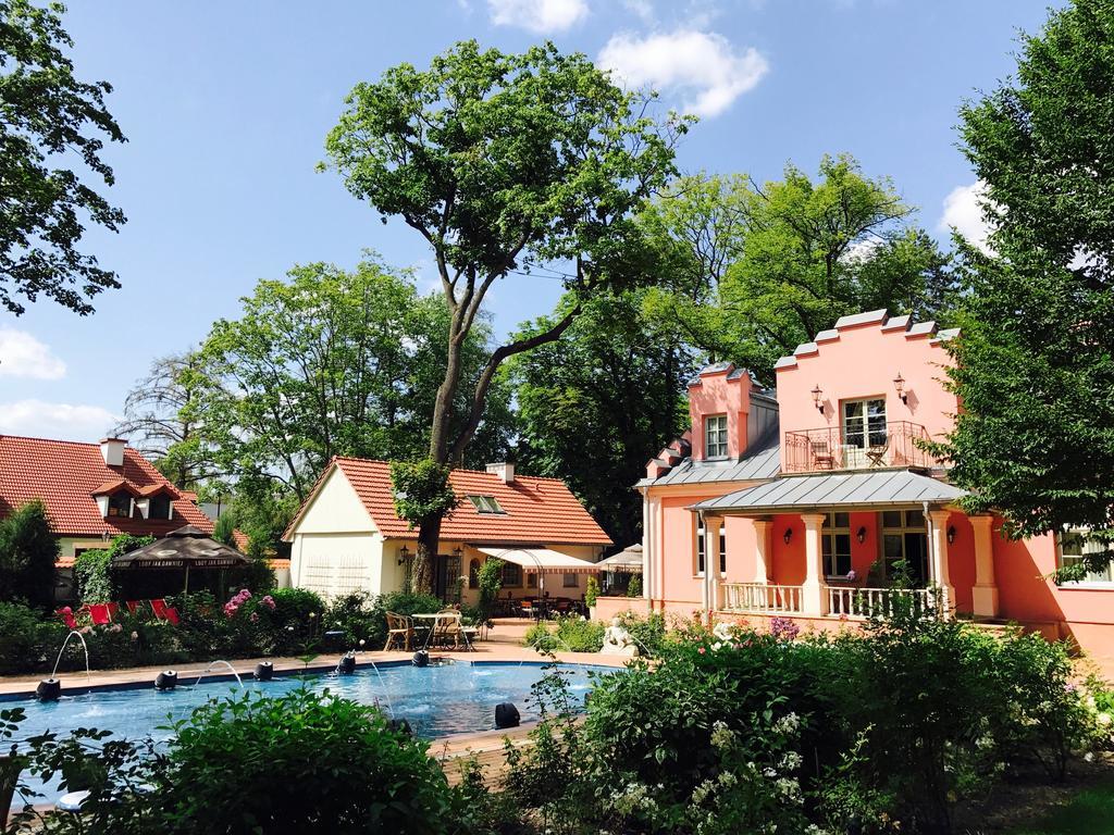 Willa Różana Naleczow Exterior foto