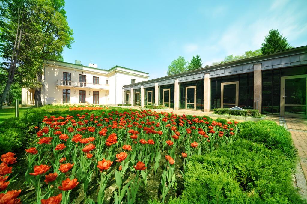 Willa Różana Naleczow Exterior foto