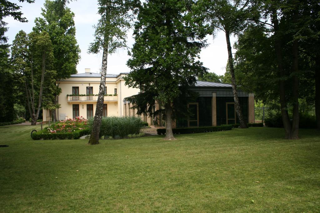 Willa Różana Naleczow Exterior foto