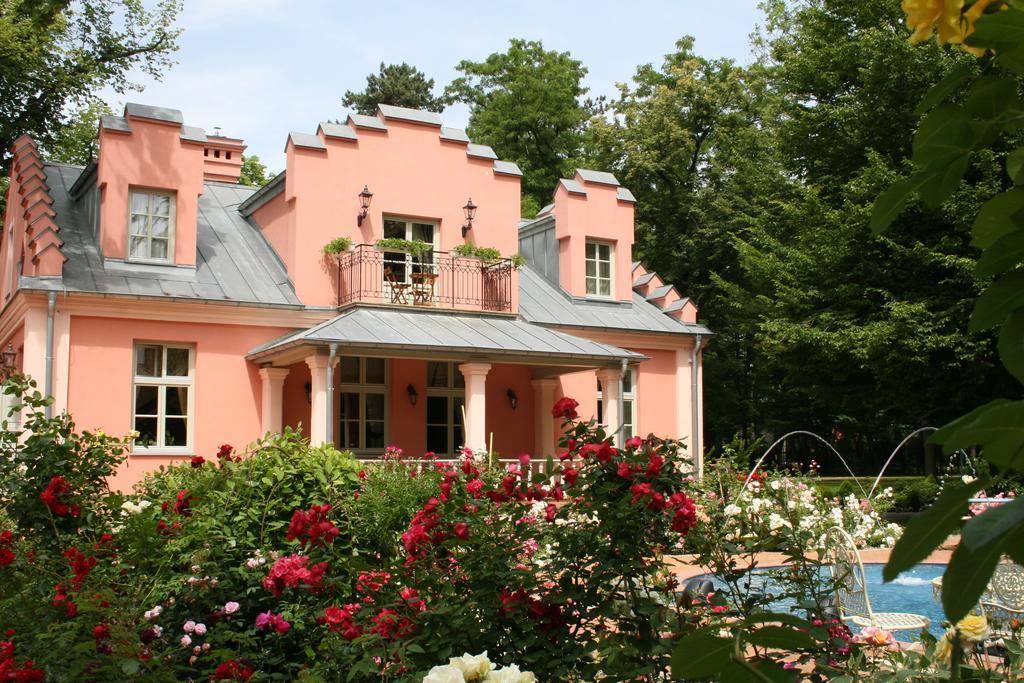 Willa Różana Naleczow Exterior foto