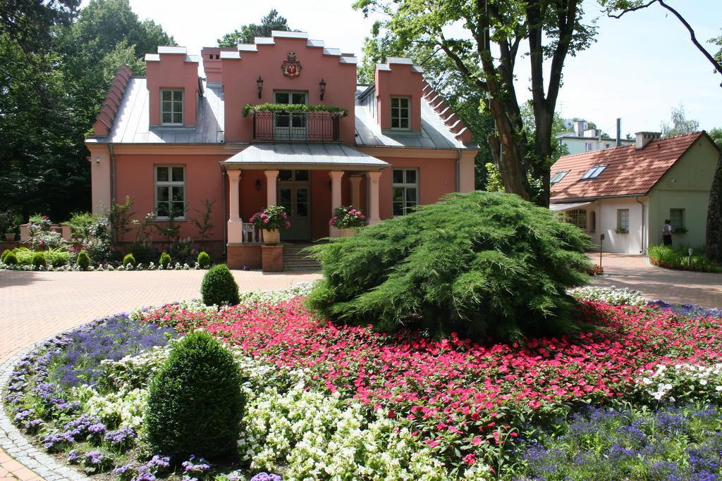 Willa Różana Naleczow Exterior foto